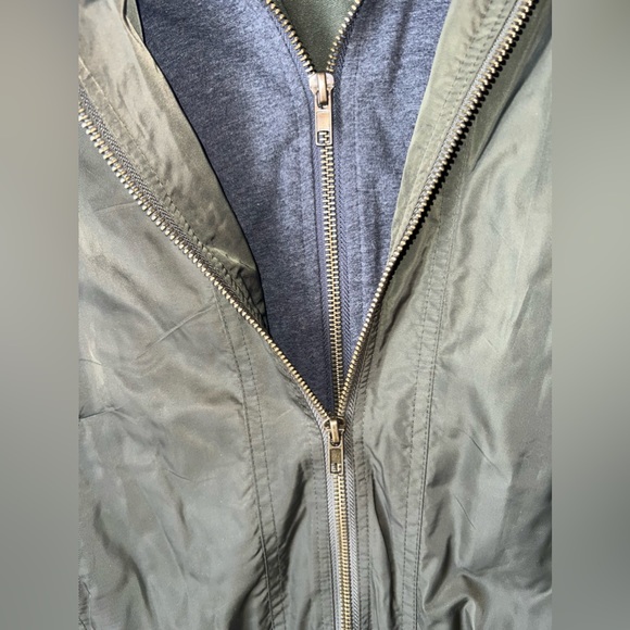 Torrid sz 3 bomber jacket - Picture 3 of 4